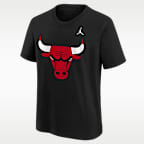 Playera Jordan de la NBA para niños talla grande Chicago Bulls Statement Essentials