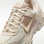 Scarpa Nike Vomero 5 con dettagli dal design rifrangente – Ragazzo/a