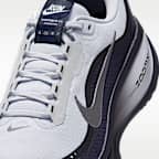 Nike Vomero 18 GORE-TEX Men's Waterproof Road Running Shoes with Reflective Accents
