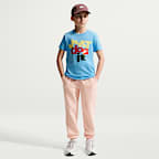 Playera para niños talla grande Nike Sportswear Club