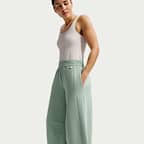 Pants de tiro alto de pierna ancha para mujer Nike 24.7 ImpossiblySoft