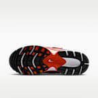 Nike V5 RNR Women's Shoes with Reflective Accents