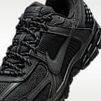 Nike Zoom Vomero 5 SE Men's Shoes with Reflective Accents