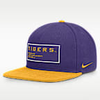 Gorra universitaria Nike Dri-FIT ajustable para hombre LSU On-Field Pro