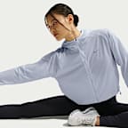 Chamarra de correr Repel de corte cuadrado con protección contra los rayos UV para mujer Nike Tempo