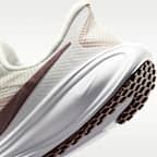 Nike Revolution 8 EasyOn Straßenlaufschuh (Damen)