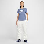 Nike Sportswear Essentials 女款標誌 T 恤