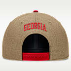 Gorra de rejilla universitaria Nike Dri-FIT ajustable para hombre Georgia Primetime Rise