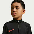 Nike Academy Older Kids' Dri-FIT Long-Sleeve 1/4-Zip Football Drill Top