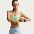 สปอร์ตบราผู้หญิงเสริมฟองน้ำ Nike Swoosh Medium Support