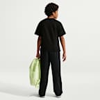 Playera para niños talla grande Nike Sportswear