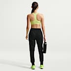 สปอร์ตบราผู้หญิงเสริมฟองน้ำ Nike Swoosh Medium Support