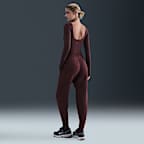 Joggers Dri-FIT de tiro medio para mujer Nike 24.7 ImpossiblySoft