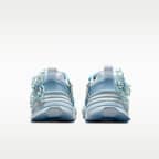 Nike V2K Run 女款藝術家系列女鞋