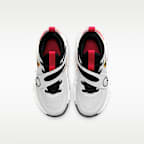 Nike Team Hustle D 11 Younger Kids' Shoes