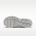 Buty damskie Nike Zoom Vomero 5 z akcentami odbijającymi światło