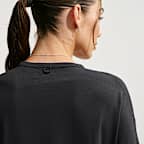Playera de manga corta Dri-FIT para mujer Nike 24.7 ImpossiblySoft Light