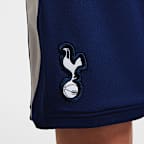 Tottenham Hotspur 2025/26 Stadium Home dreiteiliges Nike Replika-Fußballtrikot-Set (jüngere Kinder)