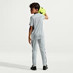 Playera de fútbol Dri-FIT para niños talla grande Nike Academy
