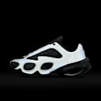 Tenis Nike Air Max Muse para mujer con detalles reflejantes