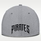 Gorra Nike Dri-FIT de la MLB para hombre Pittsburgh Pirates City Connect Rise