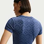 Nike Sportswear Chill Knit 女款合身短版 T 恤