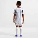 Inter Mailand 2026/27 Stadium Away Nike Dri-FIT Replika-Fußballshorts (ältere Kinder)