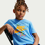 Playera para niños talla grande Nike Sportswear