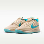 Book 2 x McDonald's Basketballschuh