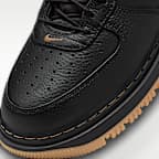 ナイキ エア フォース 1 ラックス メンズシューズ