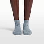 Γυναικείες κάλτσες Dri-FIT μέχρι τον αστράγαλο NikeSKIMS (3 ζευγάρια)