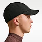 Nike Dri-FIT Club Unstructured Metal Swoosh Cap