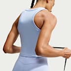 Nike One Fitted korte tanktop met Dri-FIT voor dames