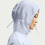 Chamarra de correr Repel de corte cuadrado con protección contra los rayos UV para mujer Nike Tempo