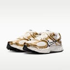 Tenis con detalles reflejantes para mujer Nike V5 RNR