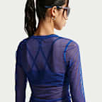 เสื้อแขนยาวผ้าโปร่งทรงเข้ารูปผู้หญิง Nike Sportswear