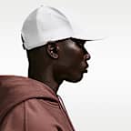 Gorra con logotipo de metal y estructura Nike Dri-FIT Club