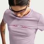 Playera slim cropped para mujer Nike Sportswear Chill Knit