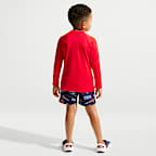 Conjunto de playera de manga larga y shorts para niño talla pequeña Nike Swim Breaker Logo Tape