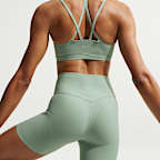 Shorts de ciclismo de tiro alto de 13 cm para mujer Nike Zenvy