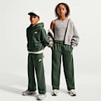 Pants holgados con dobladillo abierto para niños Nike Sportswear