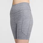 Shorts de ciclismo de tiro alto de 20 cm con bolsillos para mujer Nike One