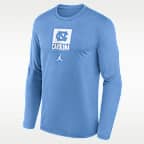 Playera de manga larga universitaria marca Jordan Dri-FIT para hombre North Carolina Courtside