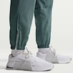 Pants Dri-FIT entallados versátiles para hombre Nike Form