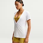 Top a manica corta con scollo a V NikeSKIMS Performance in misto cotone – Donna