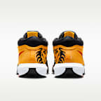 Tenis de básquetbol LeBron Witness VIII