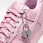 Buty damskie Air Force 1 '07 SE „Valentine's Day”