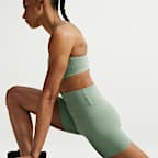 Shorts de ciclismo de tiro alto de 13 cm para mujer Nike Zenvy