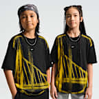 Playera de manga corta para niños talla grande Golden State Warriors Nike Edge 26