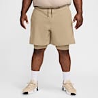 Shorts versátiles Dri-FIT de 18 cm 2 en 1 para hombre Nike Unlimited